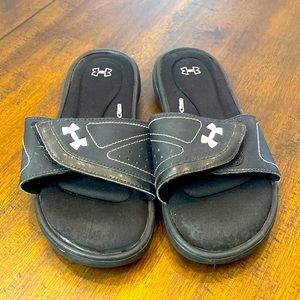 UA kids slides black size 6